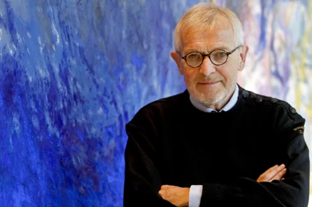 Hans opfindelse fanger 'spøgelsespartikler' i Sydpolens is: Nu hyldes han med Nobelprisen i fysik